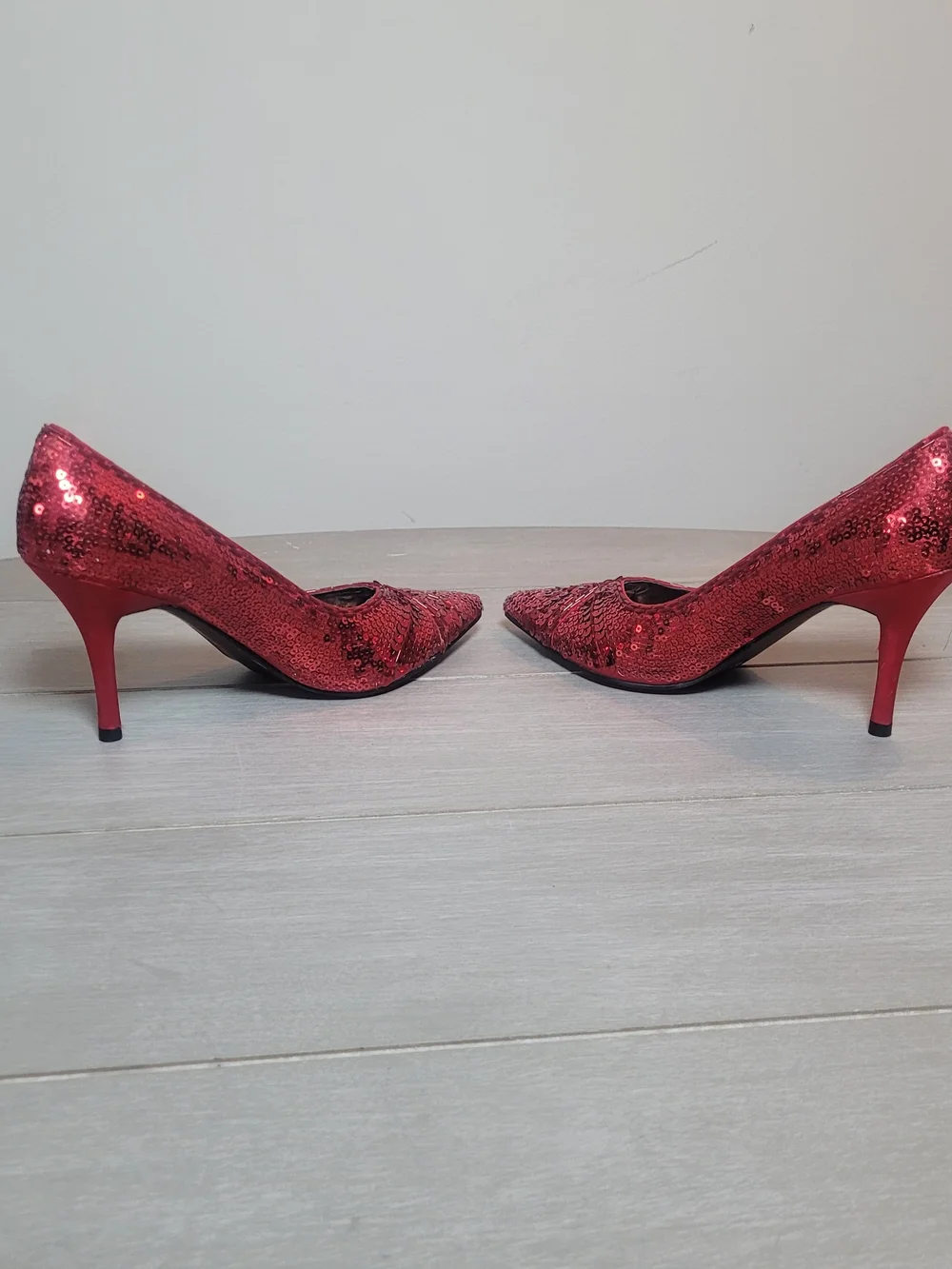 Ruby Slippers Red Sequin Pointed-Toe Women's Heels Size 9